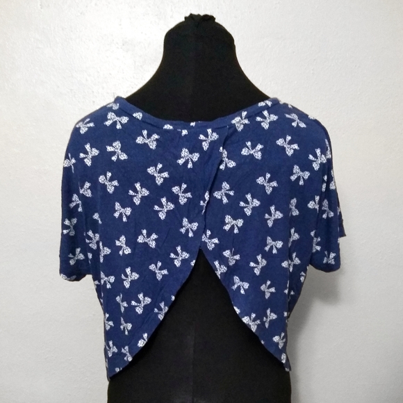 Split Back Crop Top - Picture 4 of 7